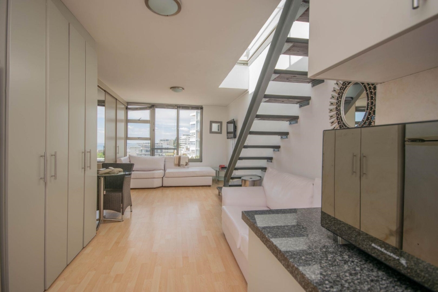 To Let 1 Bedroom Property for Rent in Sea Point Western Cape